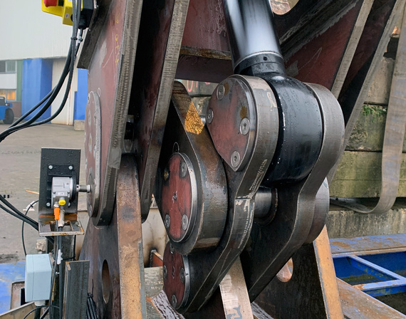 A-Frame Schwenkkinematik mit iglidur TX1 Gleitlagern