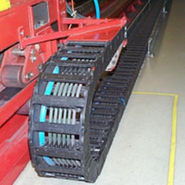 E4 e-kette® in einer Crashtestanlage