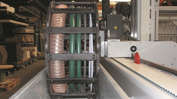 Energiekette mit chainflex-Leitungen