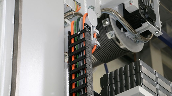 Energiekette und chainflex Leitungen