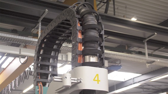 Bügelenergiezuführung