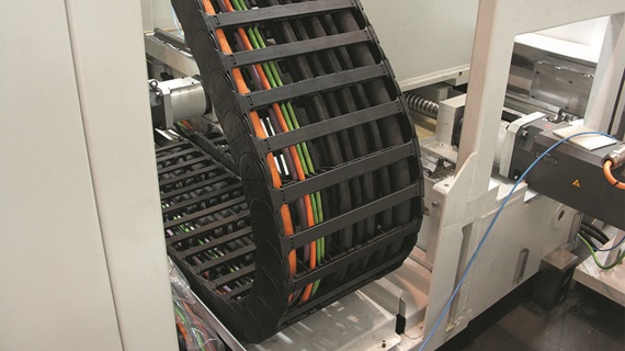 Energiekette mit chainflex-Leitungen