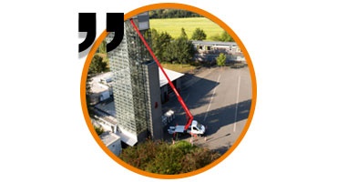 Sichere Energiezuführung in Hubarbeitsbühnen mit readychain®