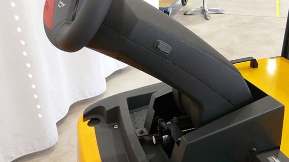 Jet-Pilot mit drylin-Lineareinheit