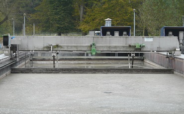 Räumer im Vorklärbecken