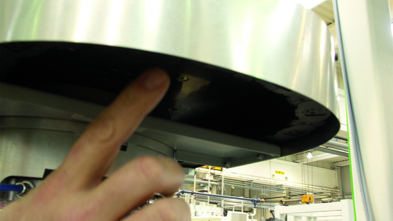 Energiekette im Schwenkgreifer