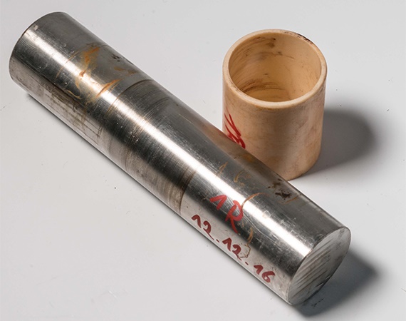 iglidur J-Gleitlager auf weicher Edelstahlwelle