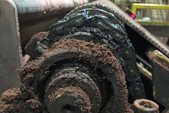 Schmutz haftete bei geschmierten metallischen Lagern an und brachte diese nach kurzer Zeit zum Ausfall.