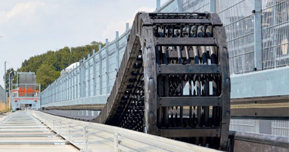 Langer Verfahrweg im Außenversuch