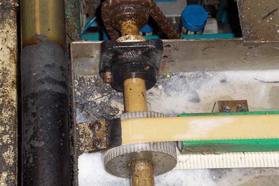 Halbzeug gefertigtes Gleitlager in einer Reifenmontagestraße