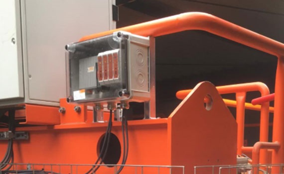 smart plastics in Hallenkran