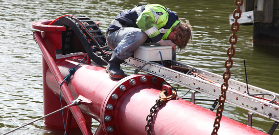 e-ketten Montage an der Gezeitenturbine von Tocardo